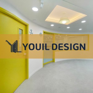 깔끔한 화이트인테리어의 영어학원